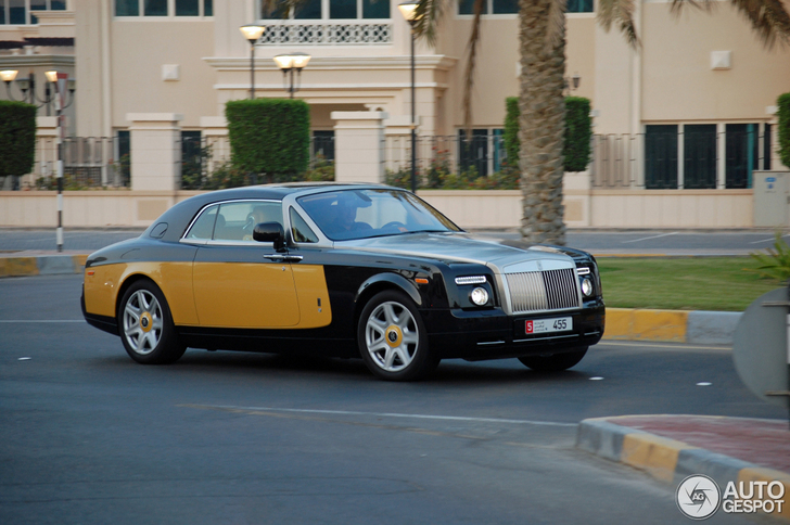 Unieke Rolls-Royce Phantom Coupe Baniyas Gold & Baniyas Black gespot