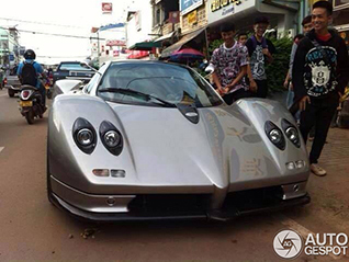 Pagani Zonda C12-S is een grote verrassing uit Laos