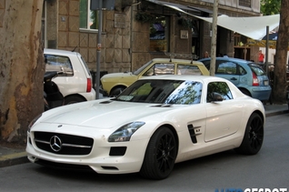 Langzaam maar zeker is deze Mercedes-Benz SLS AMG getuned